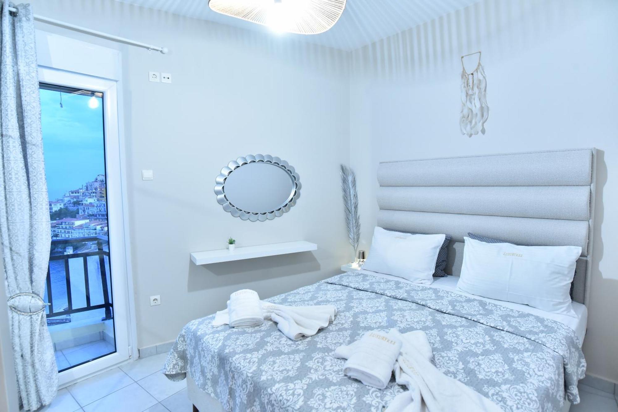 Infinity Blue Lux * Kavala